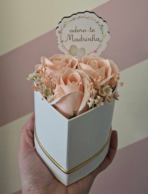 Caixa coração rosas de sabão – Adoro-te Madrinha