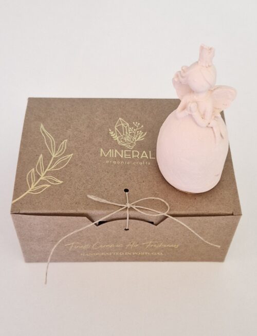 Fadinha 3D com mãos postas - Mineral Organic Crafts