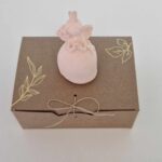 Fadinha 3D com mãos postas - Mineral Organic Crafts