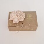 Rebento de camélia bege - Mineral Organic Crafts