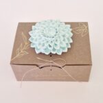 Dália aberta verde - Cerâmica Perfumada da Mineral Organic Crafts