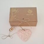 Coração florido bege - Cerâmica Perfumada da Mineral Organic Crafts