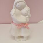 Abraço Mãe e Menina Branco _ Rosa Malva