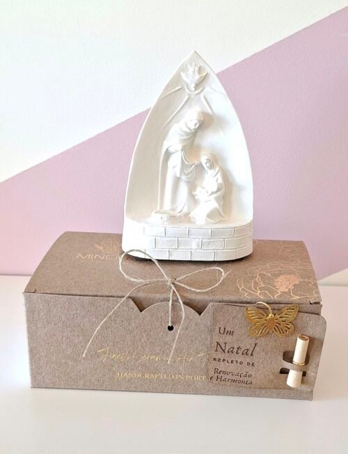 Sagrada Família Triangular- Cerâmica Perfumada da Mineral Organic Crafts