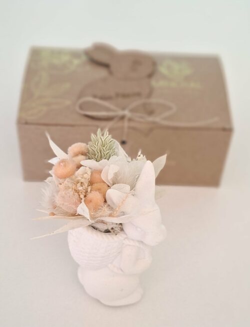 Coelho com cesta de flores branco - Cerâmica Perfumada da Mineral Organic Crafts